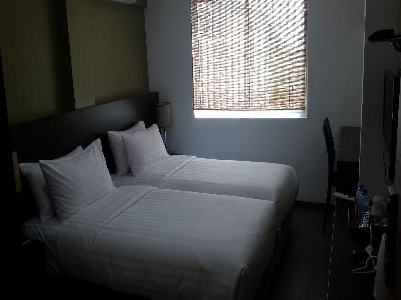 הולהומאל Newtown Inn מראה חיצוני תמונה