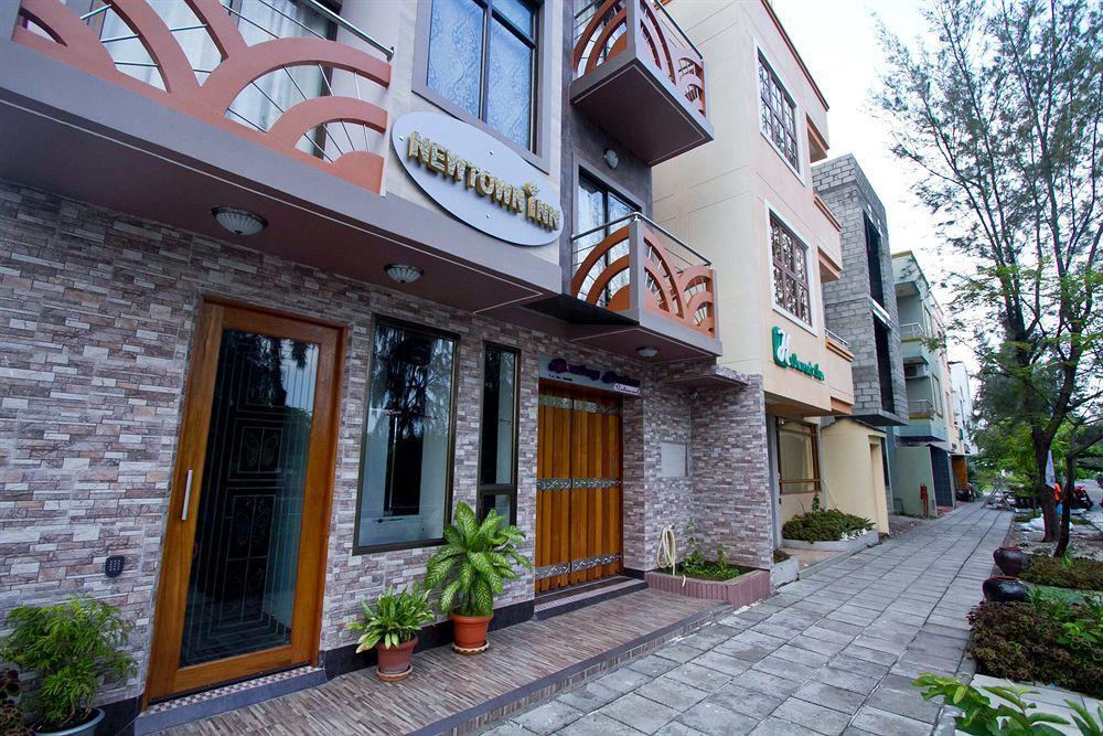הולהומאל Newtown Inn מראה חיצוני תמונה