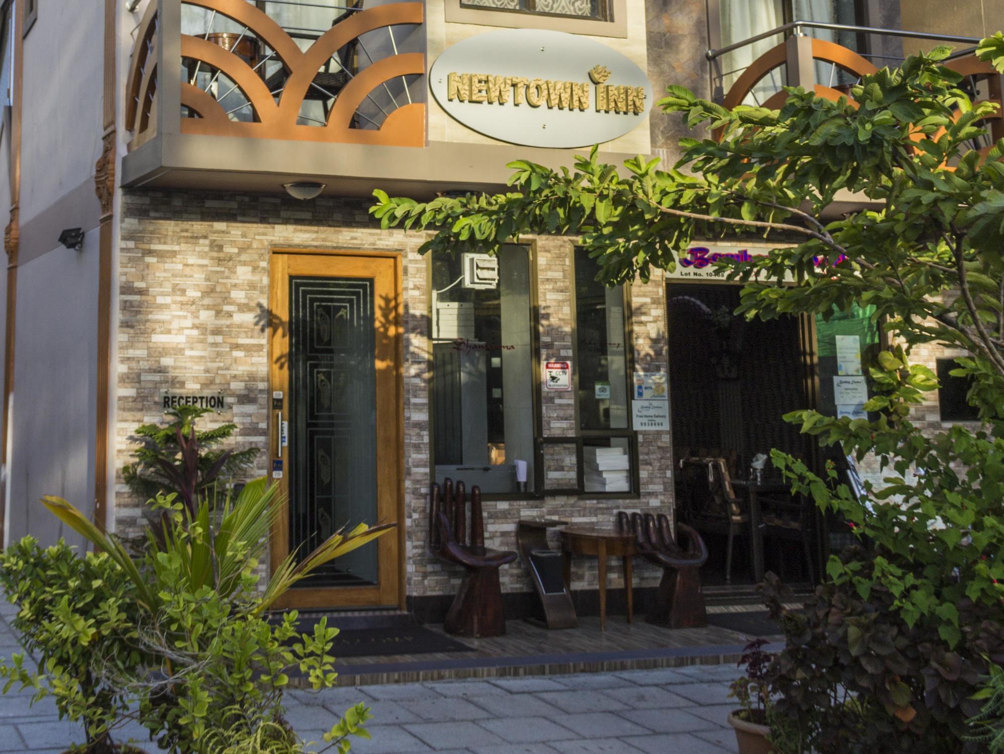 הולהומאל Newtown Inn מראה חיצוני תמונה
