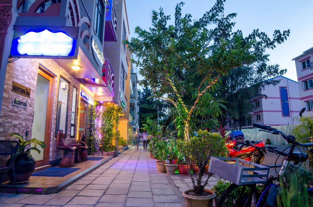 הולהומאל Newtown Inn מראה חיצוני תמונה
