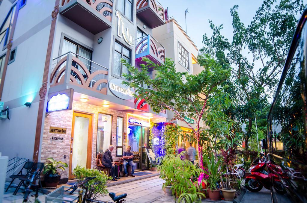 הולהומאל Newtown Inn מראה חיצוני תמונה