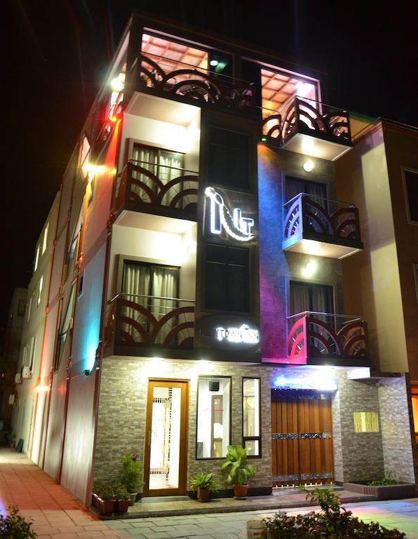 הולהומאל Newtown Inn מראה חיצוני תמונה