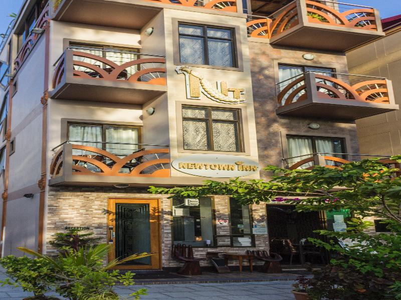 הולהומאל Newtown Inn מראה חיצוני תמונה